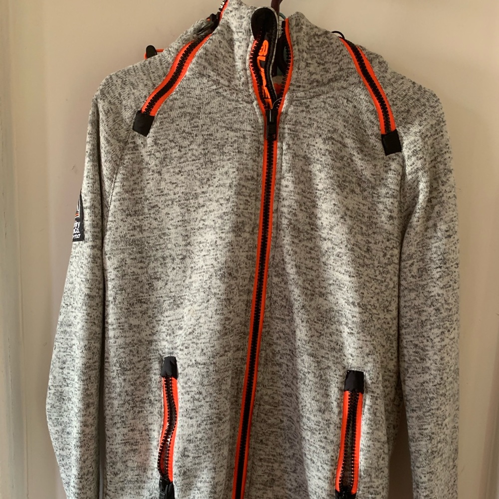 NWOT MEN’S SUPERDRY HOODIE